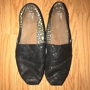 black glitter toms classics